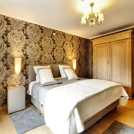 Walk Luxury With Pool