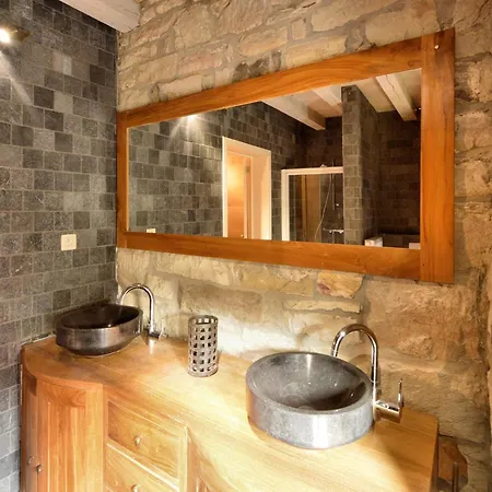 Walk Luxury With Pool בית נופש רוברטוויל