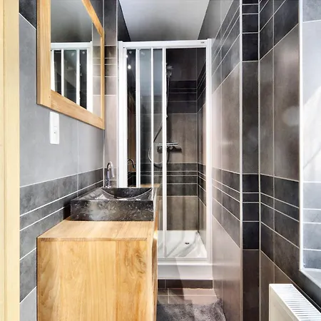 Walk Luxury With Pool *