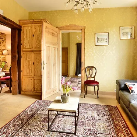 Walk Luxury With Pool *